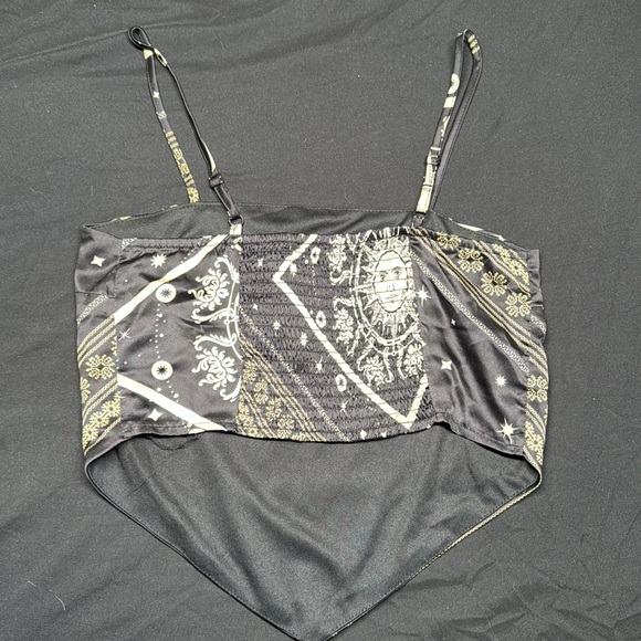 Top - Picture 2 of 2